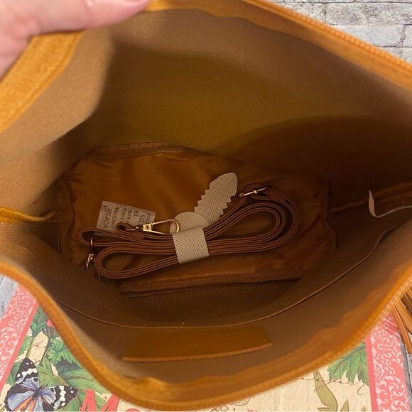 Loulu Beige Tote Bag NWOT Converts to Crossbody Bag Strap Included - Picture 8 of 8